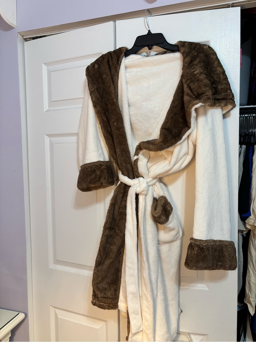 Cozy Two-Tone Plush Bathrobe in White and Brown